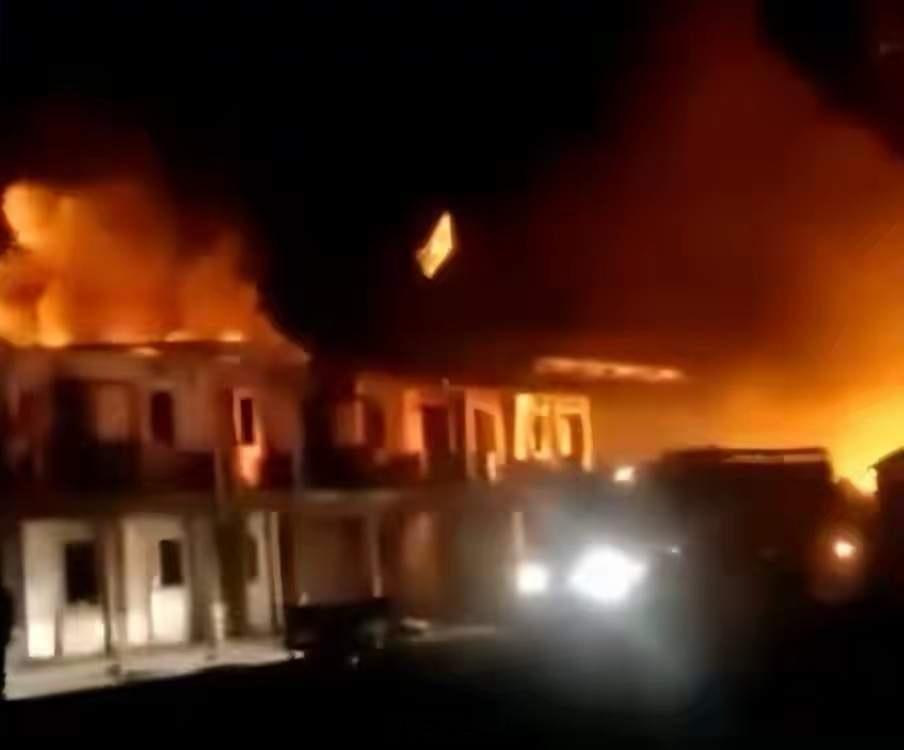 突发！巴基斯坦发动空袭两边这回彻底撕破脸了。3月16号晚上9点，巴基斯坦的战机飞