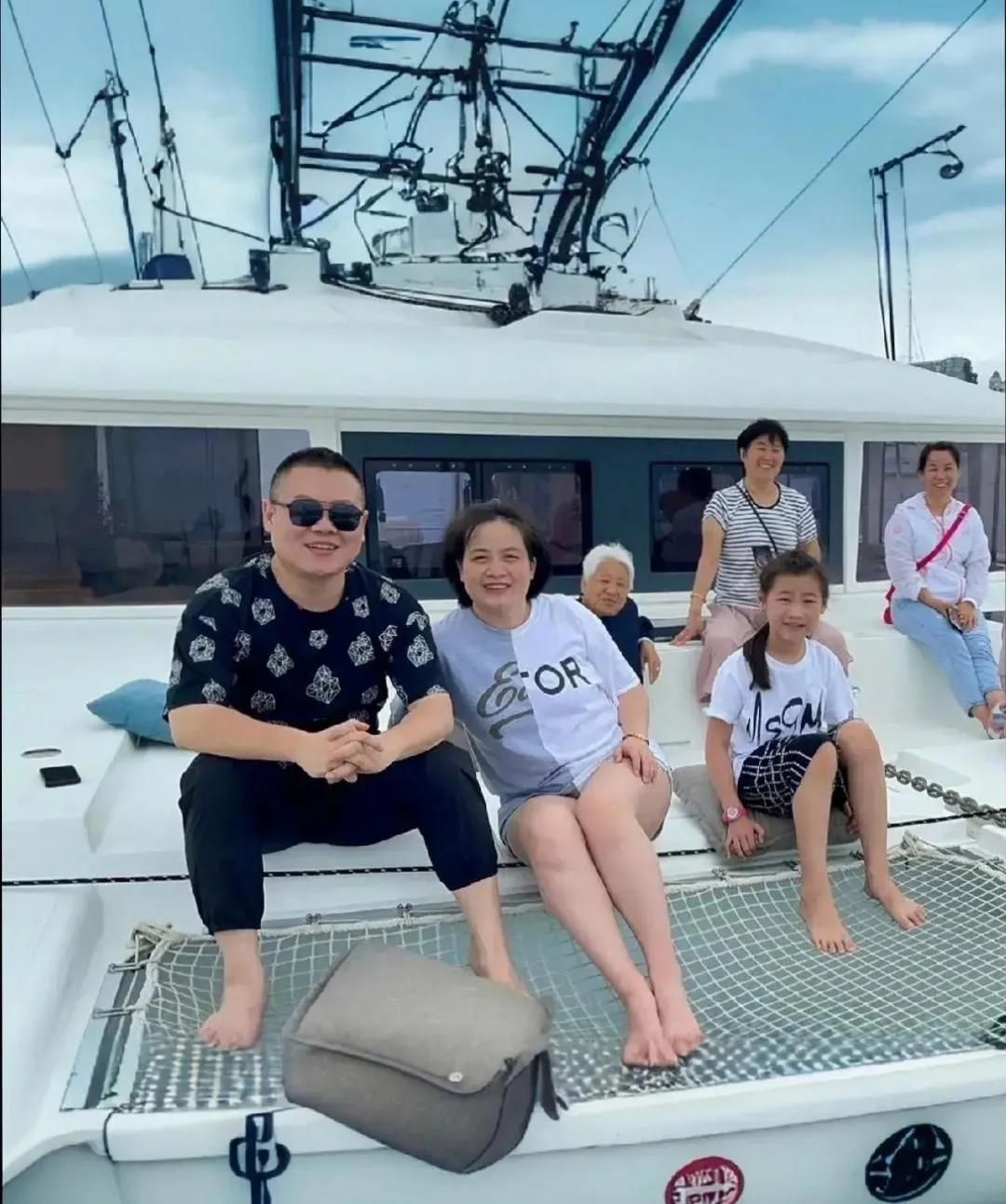 哇塞，岳云鹏太厉害了，这是有了自己的游艇了吧？
