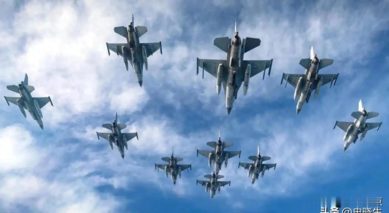 黄海空域突然紧张，美军战机逼近边界，中方战机升空后发生了什么。2月18号那天是