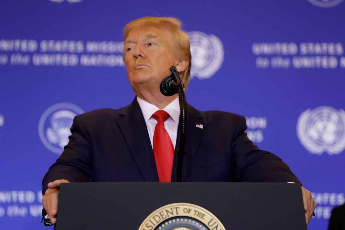 突发暴击！美军一天内两架战机坠毁，五角大楼嘴硬，真相藏不住了还记得那架让美军