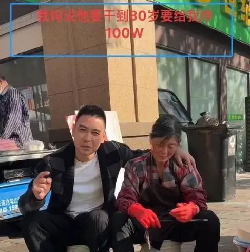 演员李飞“接不到戏”，陪母亲街边卖鱼，曾经辉煌为何沦落至此？一个原本无名的小演