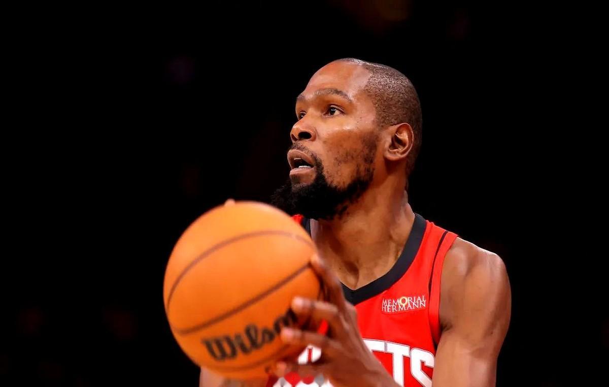 三分7中7的神，转眼就葬送比赛。谢泼德这场球打得是真刺激。上半场看他投篮，以