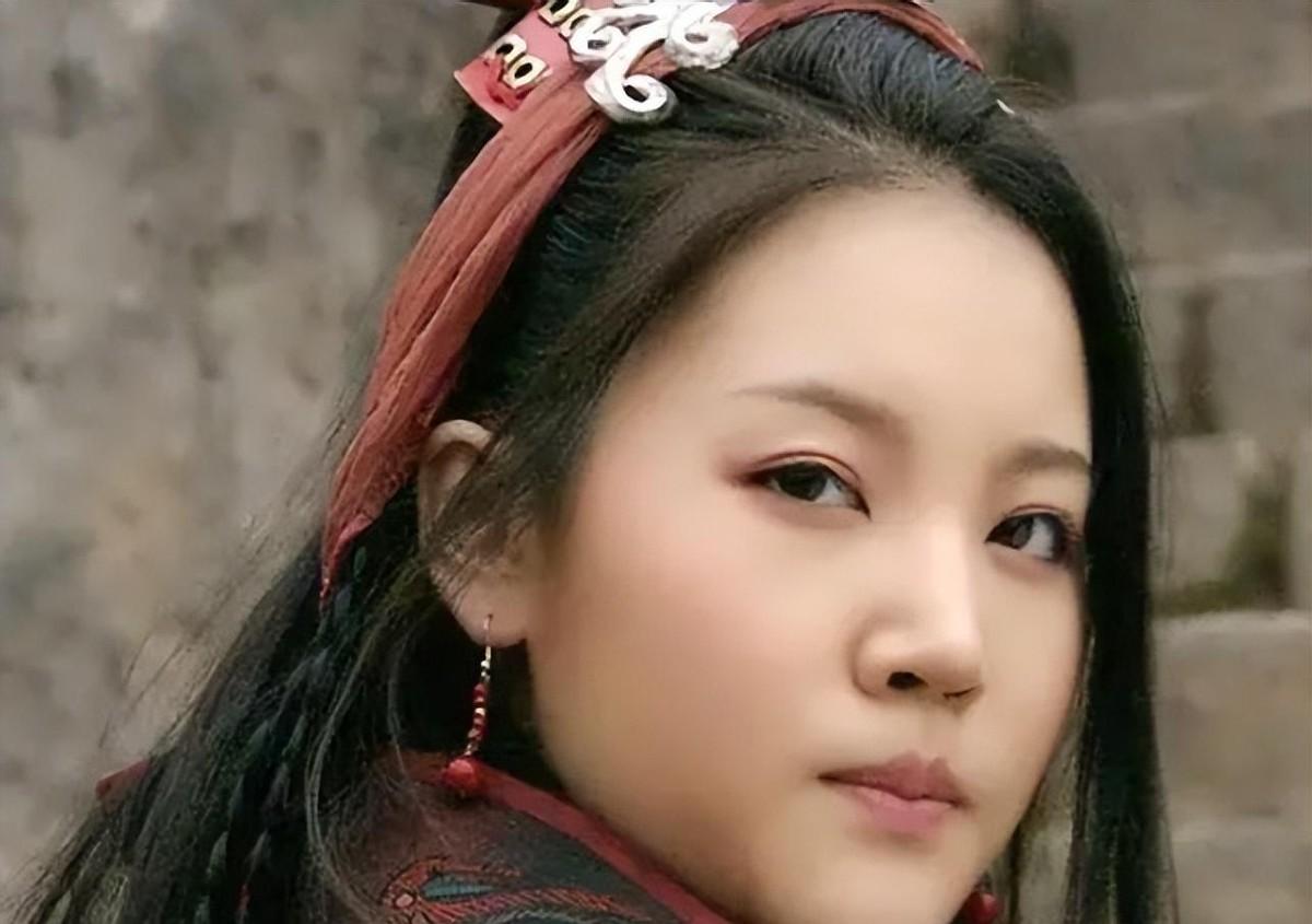 决战方腊前夜，扈三娘深夜敲林冲房门，离开时却泪眼婆娑，这背后藏着怎样的故事？1