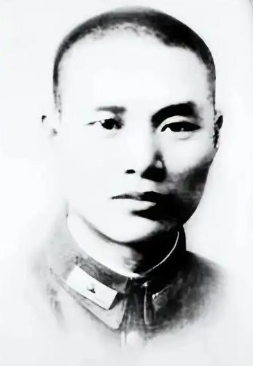 1962年，军统大特务沈醉被安排到政协工作，每月工资100元，他抬头一看新来的上