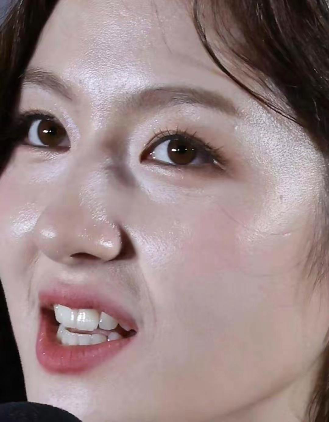 这是擦多少粉才能把脸上的痘印和坑洼盖住