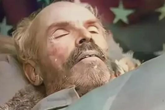 1939年，白求恩被埋葬在河北唐县，由于他在前线战死，交通队只好秘密的把白求