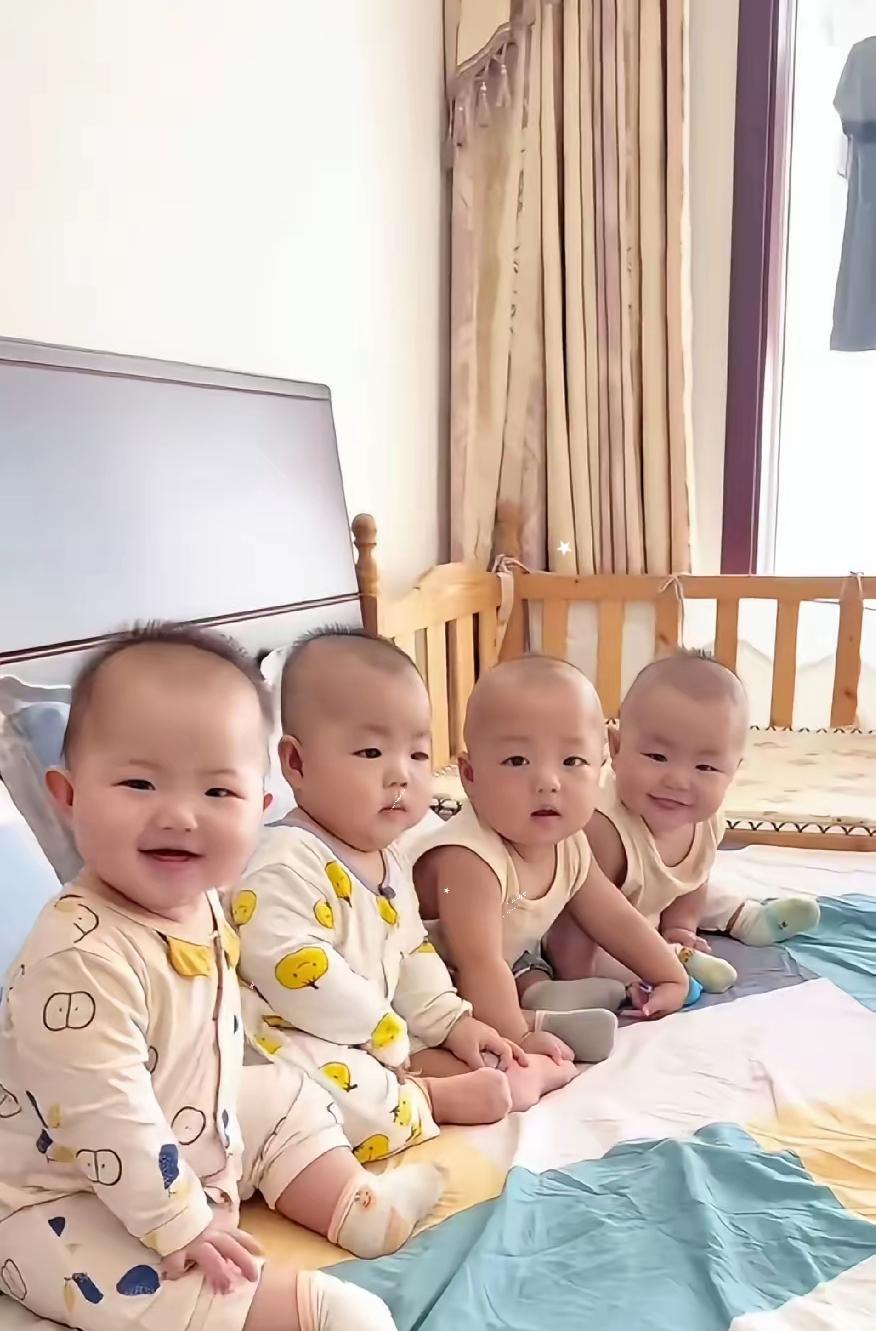 上海一对夫妻备孕三年怀上四胞胎，丈夫偏爱女孩，提前置办大量粉色女童用品，满心期盼