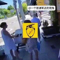 西班牙一家饭馆老板发现几个犹太复国主义者来到了他的餐厅后，这位老板大怒，他马上撤