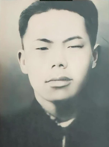 1952年，志愿军战士倪祥明睡不着，便出去巡逻，突然山下竟传来了铁器的叮当声，