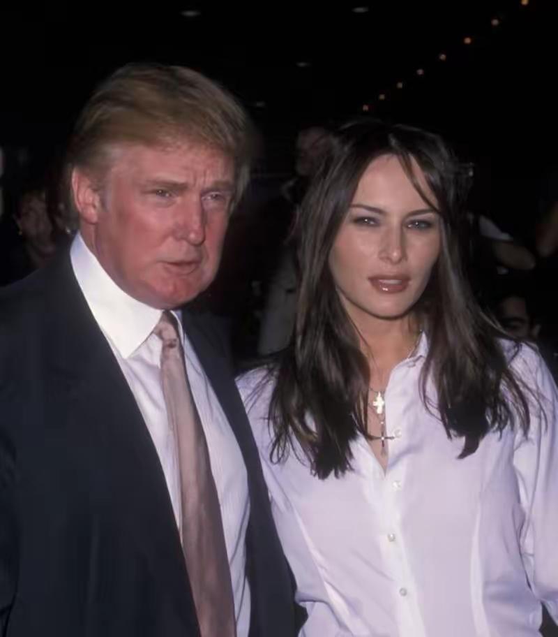 有人说让79岁的特朗普跟58岁的加州州长纽森比帅气不公平，那就看看特朗普20多年