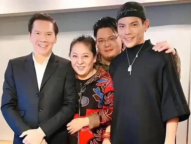 纵观香港娱乐圈几十年，最通透、最经典的赚钱模式，不是演戏、不是投资，而是向华强夫