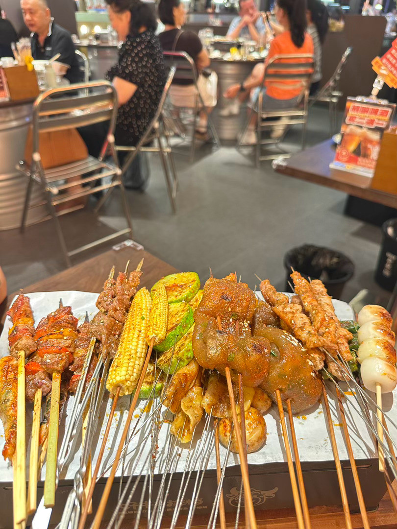 新店好牛大排档食材新鲜还有新意再辣一点就更爽了还有海鲜和炒菜