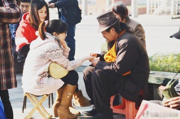 能不能生儿子？坤造：丁卯庚戍癸丑己未此八字很明显，日主弱，金水为用神。民间八字口
