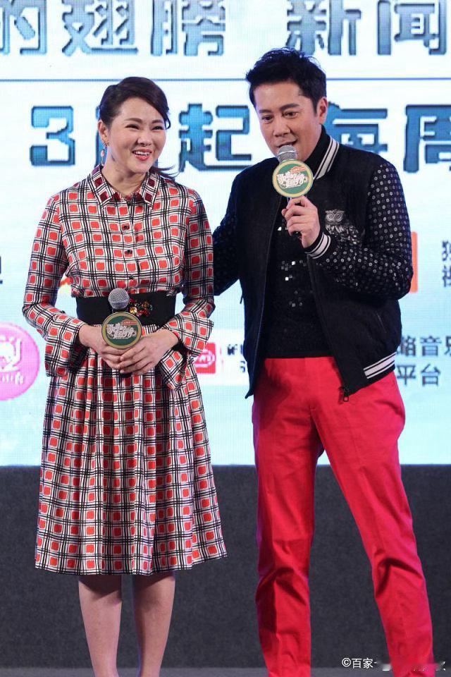 这才是伊能静无美颜无滤镜的样子，看得出58岁了
