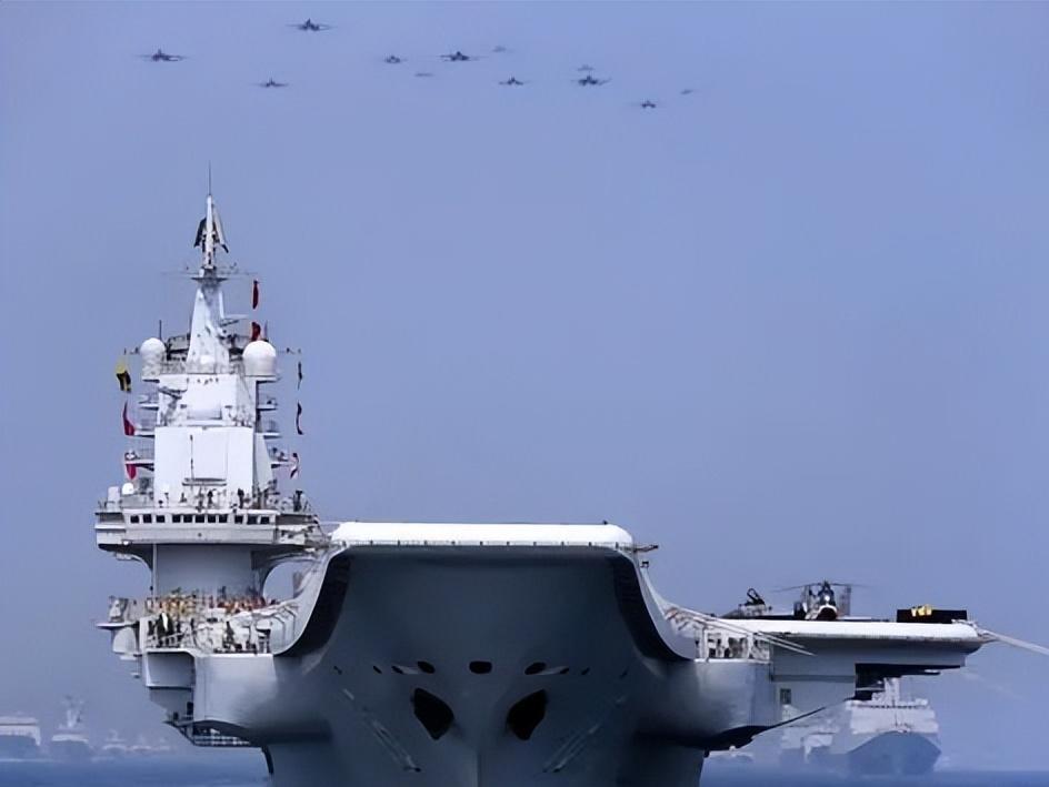 中国造再多航母、再多五代机也白搭？说实话，头一回听到这话我心里猛地一沉。