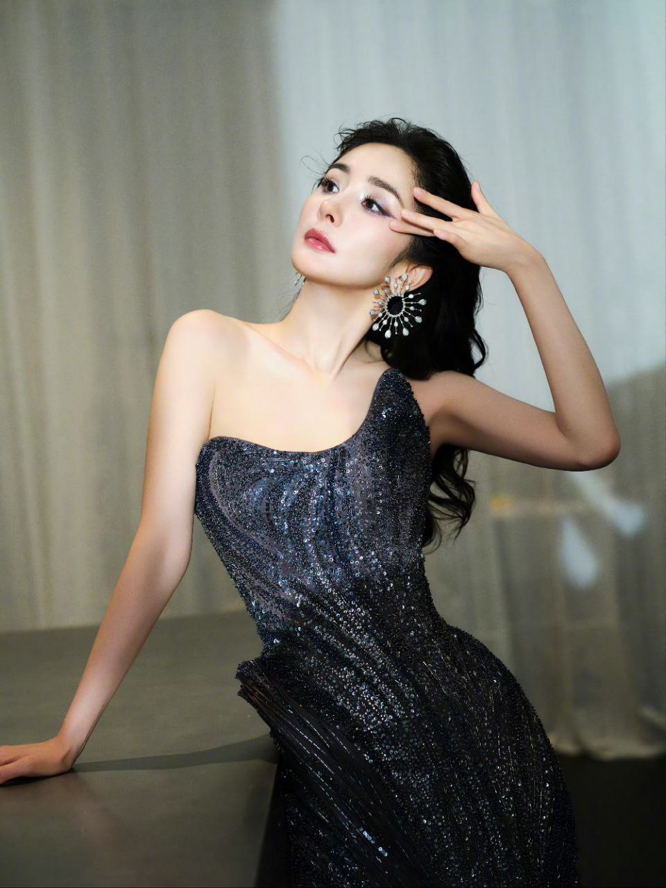 杨幂[比心][比心]大幂幂仿佛在说：老娘最美