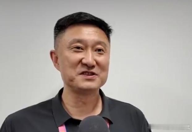 CBA杜锋接受媒体采访：我打球时期得分能力很强，省运会为此改了防守规则。广东省