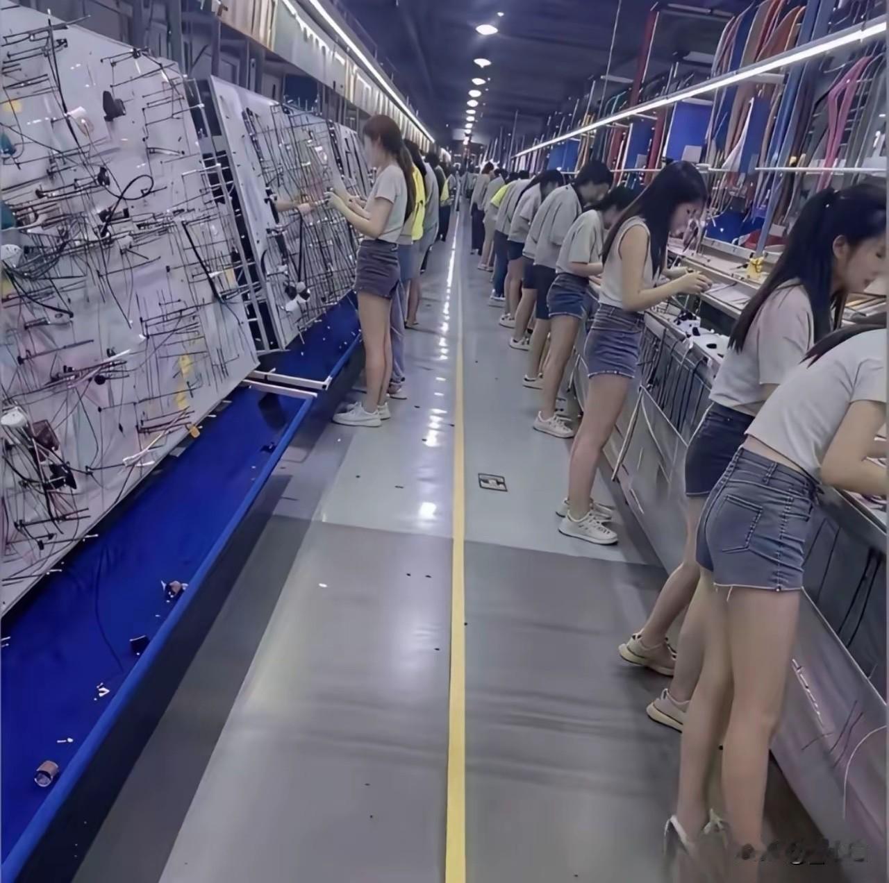 尽量不要把孩子送进厂里上班特别是女孩子进厂后刷新三观，一个05年女生跟40多