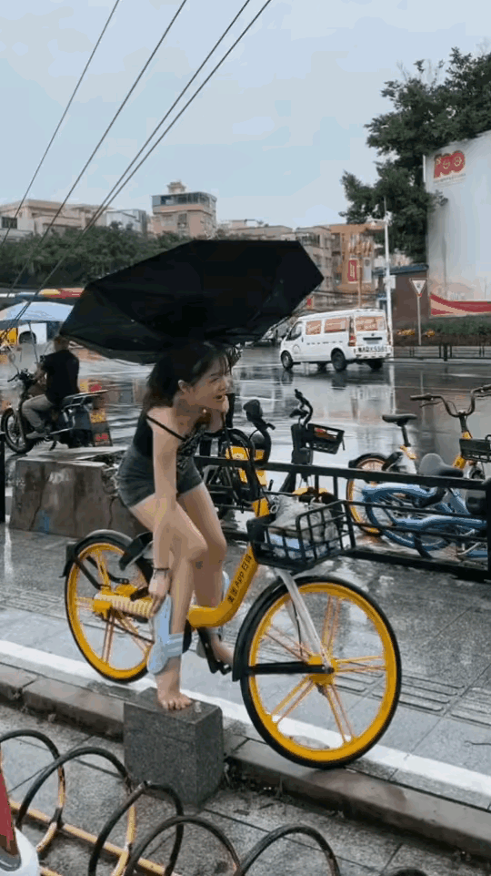 谁懂？小姐姐是怎么穿上去的[捂脸哭]你问我答不懂就问