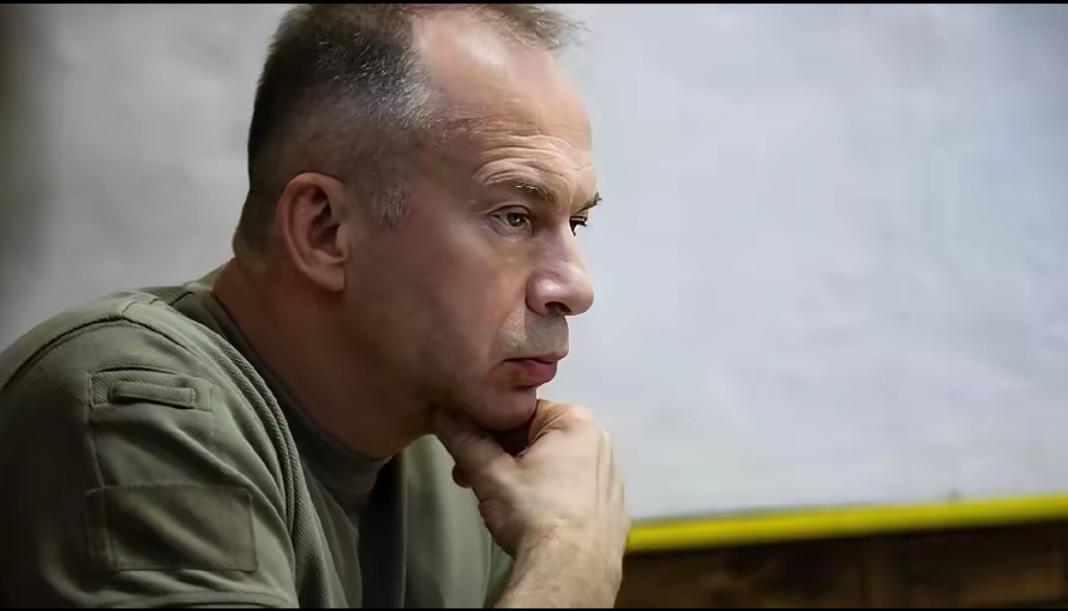 乌军司令西尔斯基爆料称，俄罗斯现在集结了71万大军，这些兵力分布在乌克兰1255