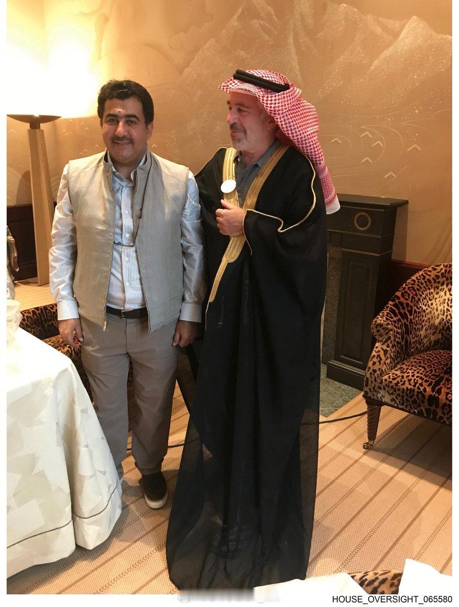 新公布的一些爱泼斯坦照片。