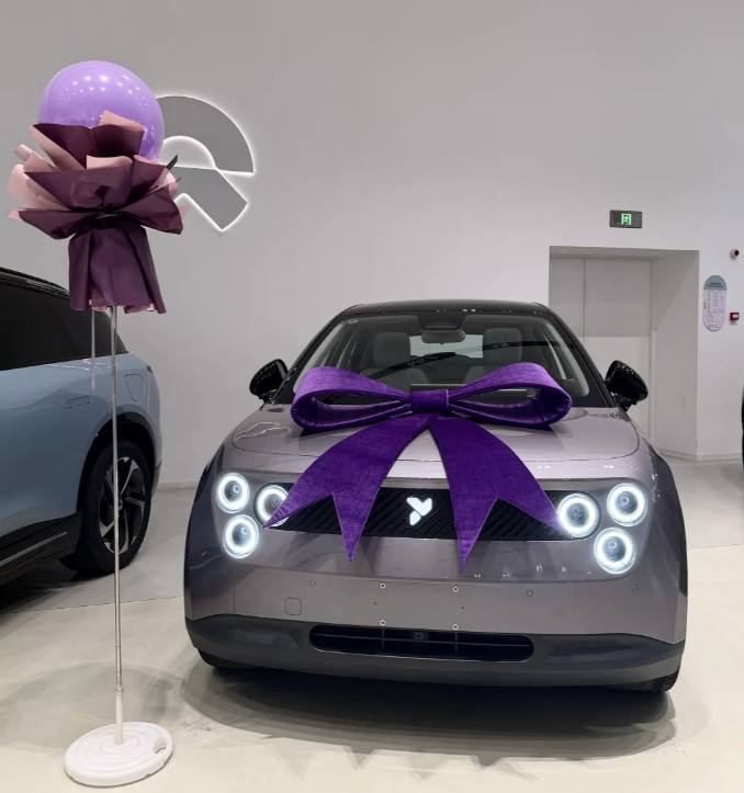 不涨价，硬扛。李斌称内存涨价致高端车型成本涨近万元，蔚来暂无调价计划。存储内存及