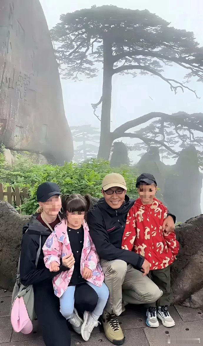 撒贝宁这对龙凤胎，算是彻底把他北大还行的凡尔赛基因给破了都是黑头发​​​
