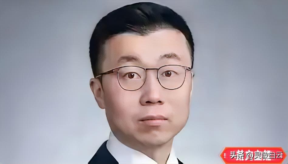 香港。一批出老千的金融大佬被抓。除了受贿的潘某，即国泰君安国际ECM主管，行贿的