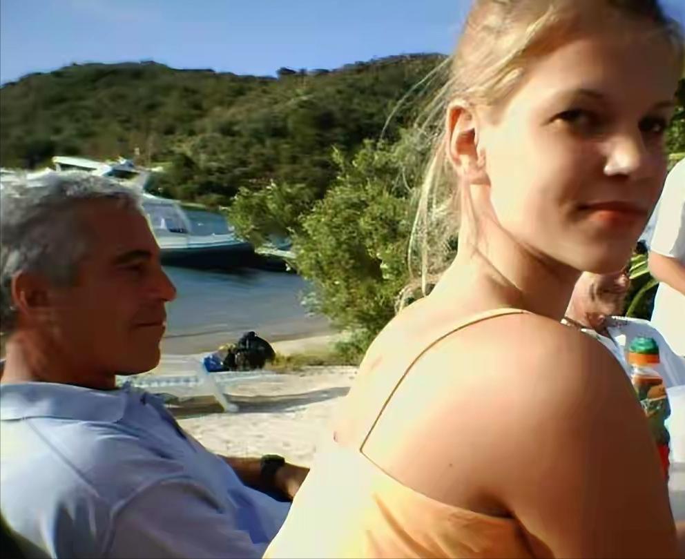 真相来了，为什么爱泼斯坦的受害者不敢举报，马斯克说出了真相。那些被爱泼斯坦