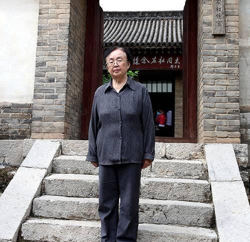 1960年，哈军工院长陈赓办公室冲进一个女孩，她大声问：“凭什么不录取我，我就要
