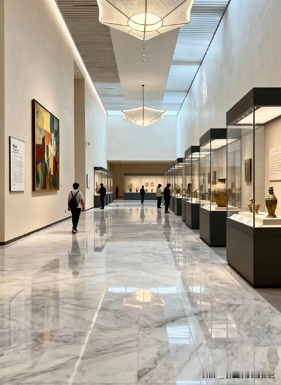 今天的文博圈有点炸裂，北京一位低调的大藏家突然对外宣布暂停向故宫的后续捐赠，还要