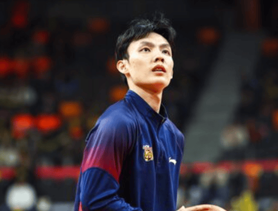 媒体人: 广东还是缺少足够控球人, 球队唯有徐杰最稳定