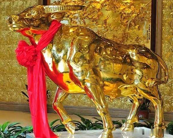 2026年黄金市场最显著的特征：“央行锁死流动性，华尔街砸盘反被闷杀”央行作