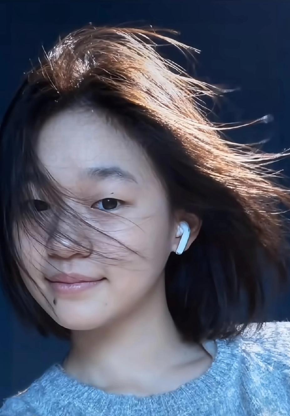 被全红婵的氛围感狠狠拿捏了刷到全红婵的这组照片直接被戳中！发丝随风飘动的瞬