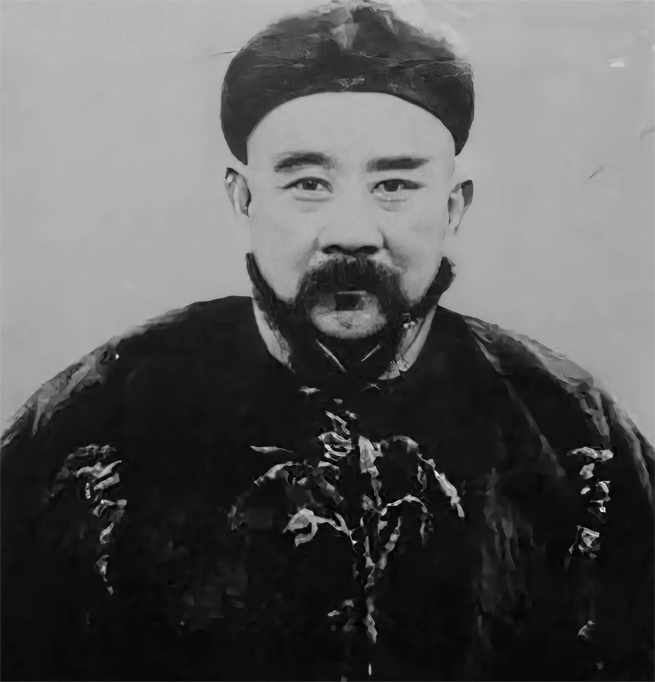 北洋军阀都是三妻四妾，身边女人成群的，其中张勋最为好色张勋这个人，履历相当不