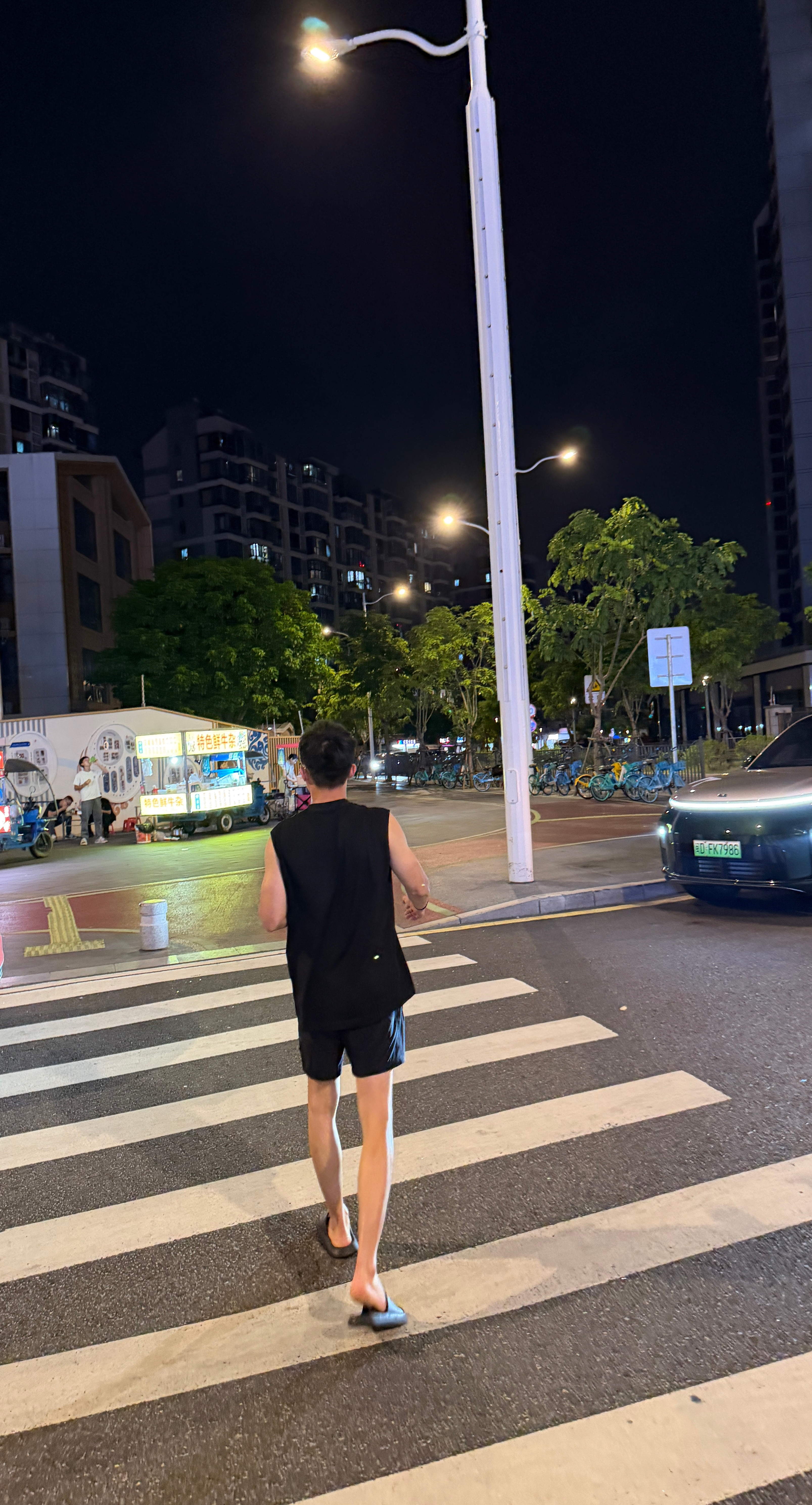 和183吃夜宵。