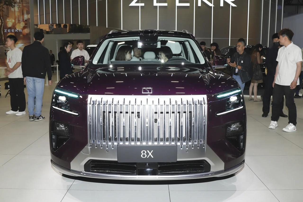 北京车展爆火！极氪8X“边跑边充电”，越开电量越足？4月24日北京