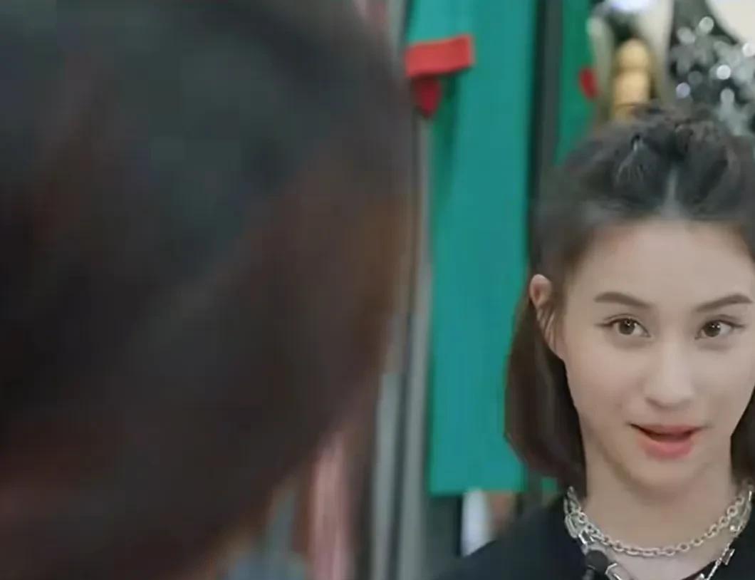演员何超莲说：“我开了一家店，这家店是生意很好，所以店的租金很贵，然后那时候疫.