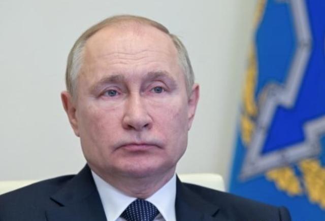 第一面白旗举起，俄罗斯终于看清，关键时刻谁才是真朋友。俄罗斯没想到，第一个扔下白