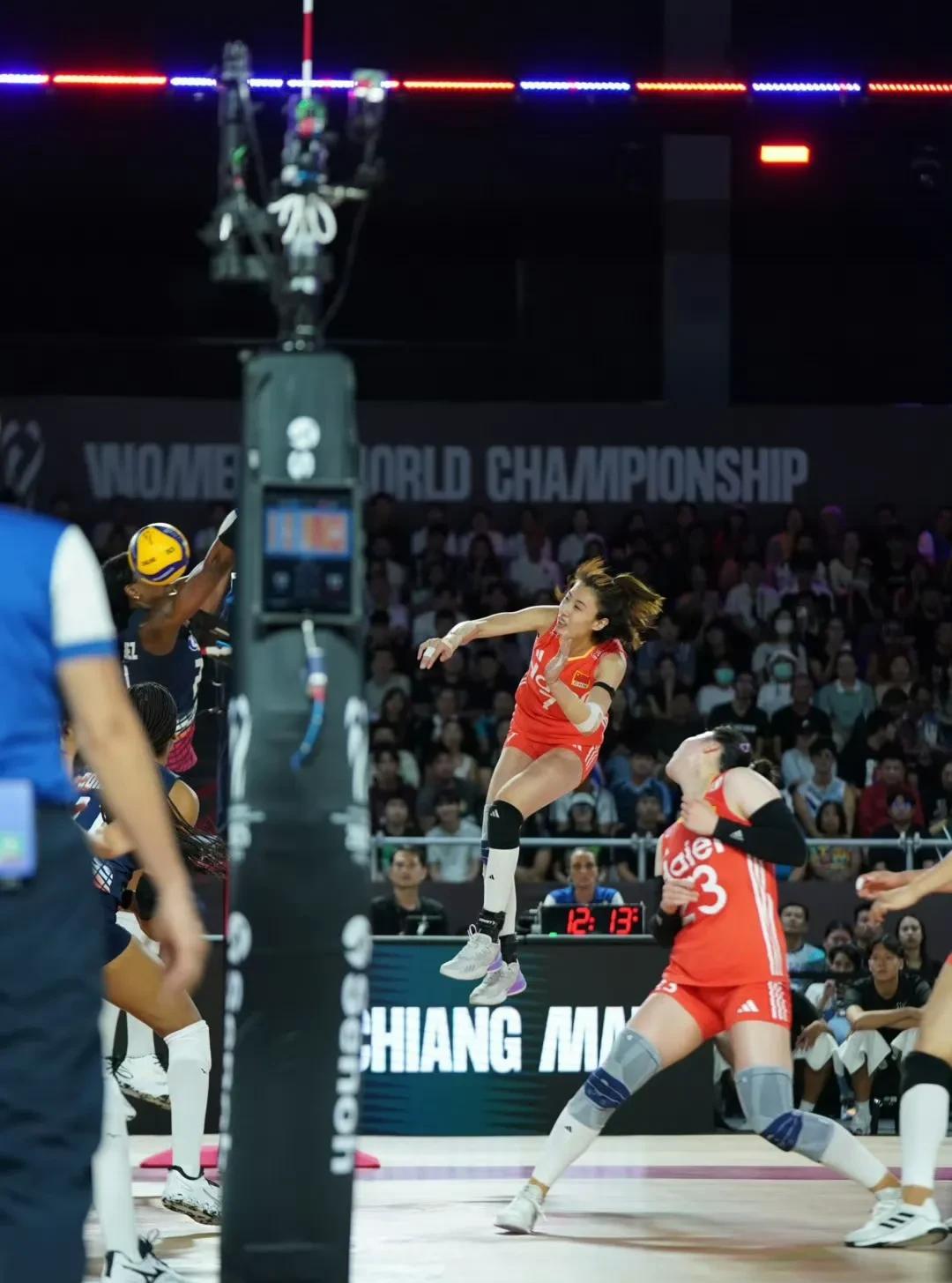 天津女排助力中国女排3-0横扫多米尼加，小组第一晋级世锦赛16强将与法国女排争夺