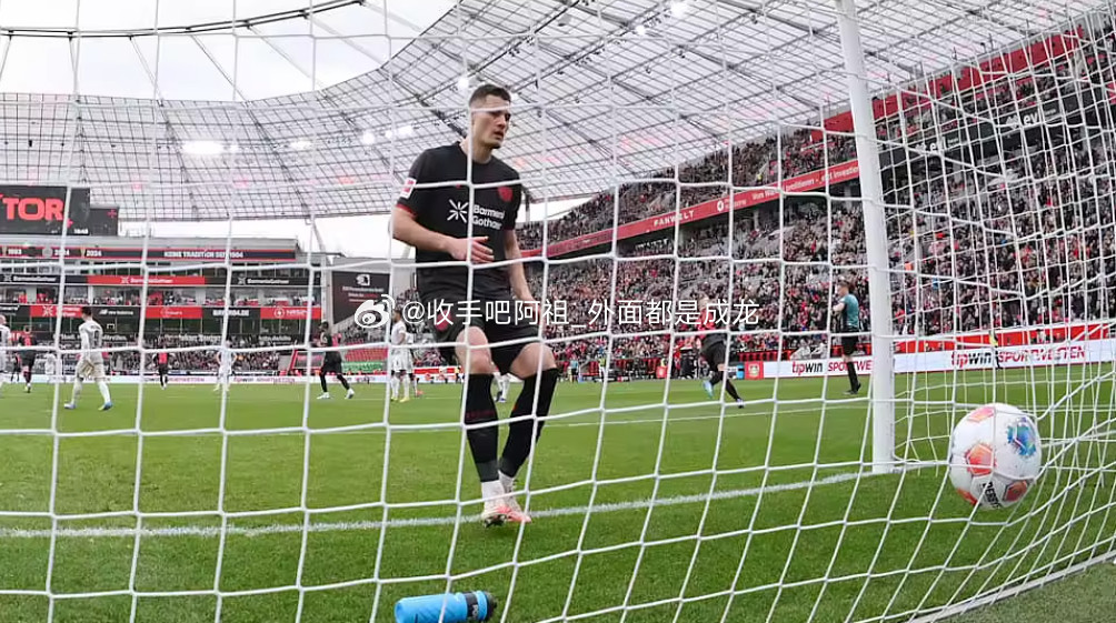 在接受德国媒体踢球者采访时，希克谈到了达成五大联赛百球成就的感受，同时他认为勒沃