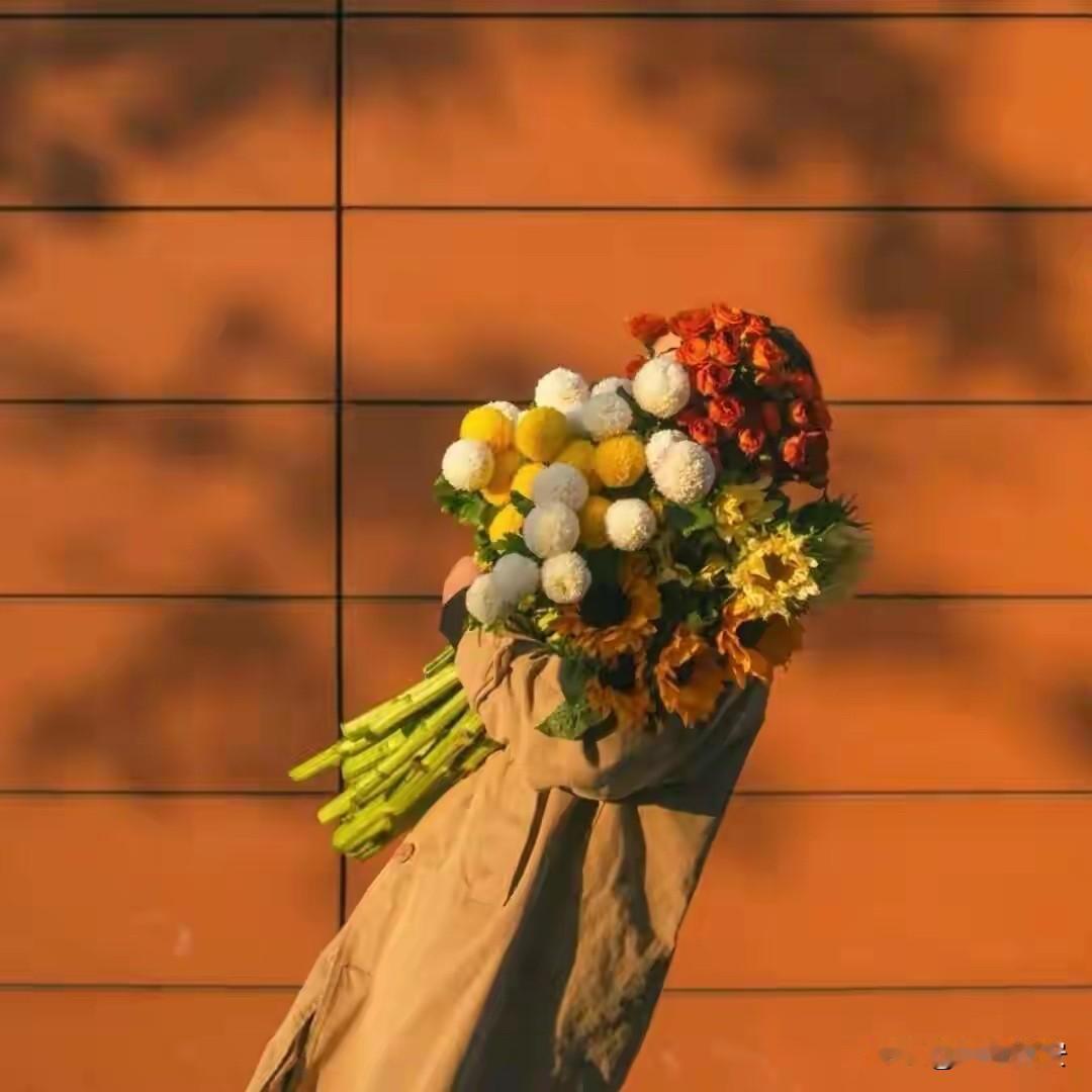 与人相处，要有点小心机，才能如鱼得水。1.学会：见人说人话，见鬼说鬼话