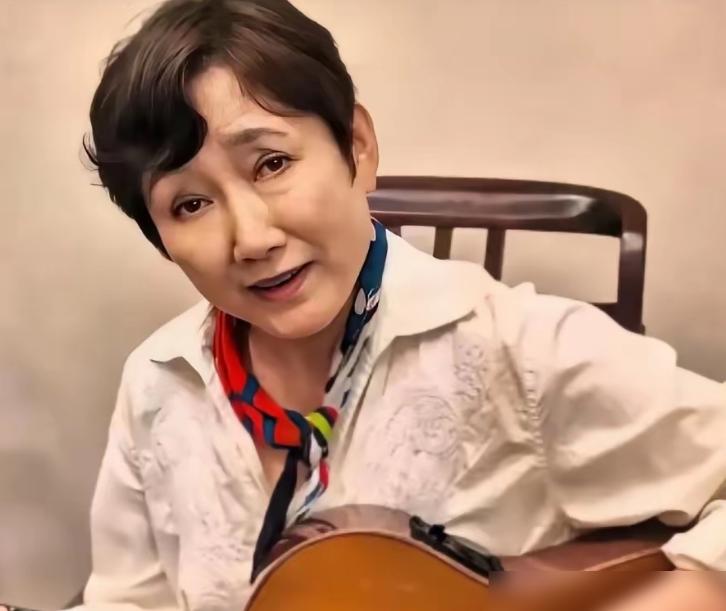 65岁，两婚两离，没留一儿半女，跟91岁老爹住一块儿。就这配置，放网上能被喷死。
