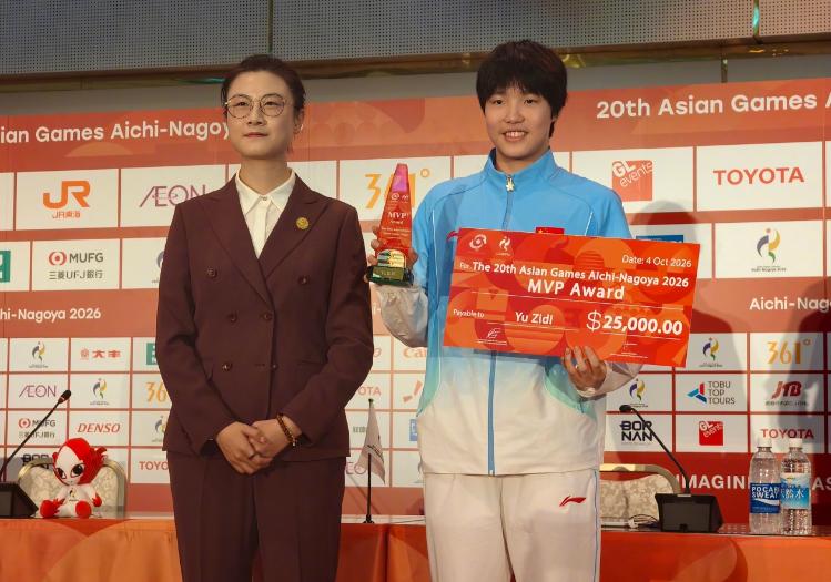 8体坛又诞生一项全新历史纪录！一位年仅13岁的中国游泳小将，凭借赛场实打实的硬核