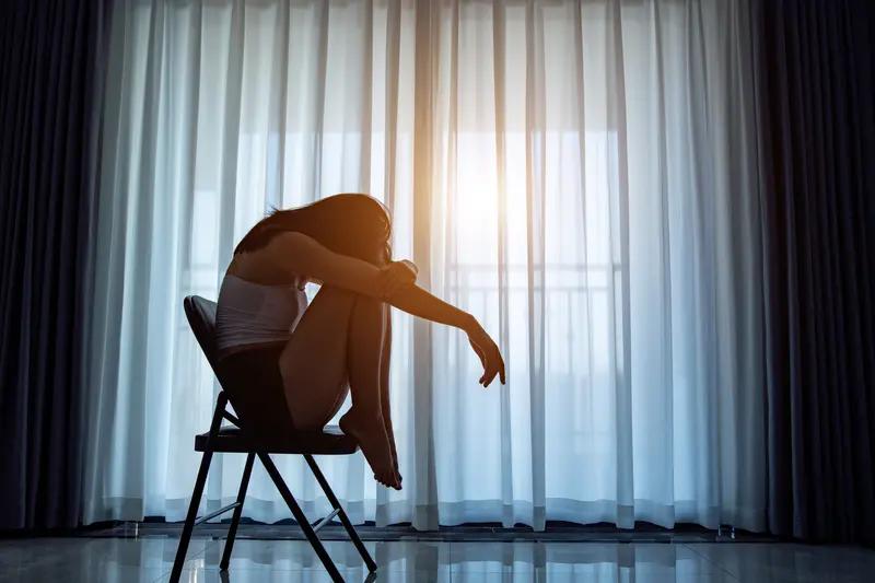 别让情绪，耗干你仅有的生命力你活着的时候，没有几人在意你；你死了以后，也没有