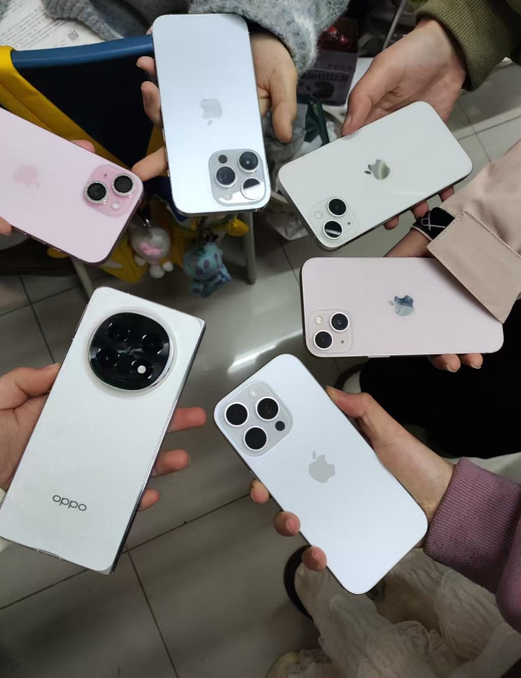 坏消息来了，这次谁也躲不掉！2026年3月起手机全面涨价，钱包要扛不住了多