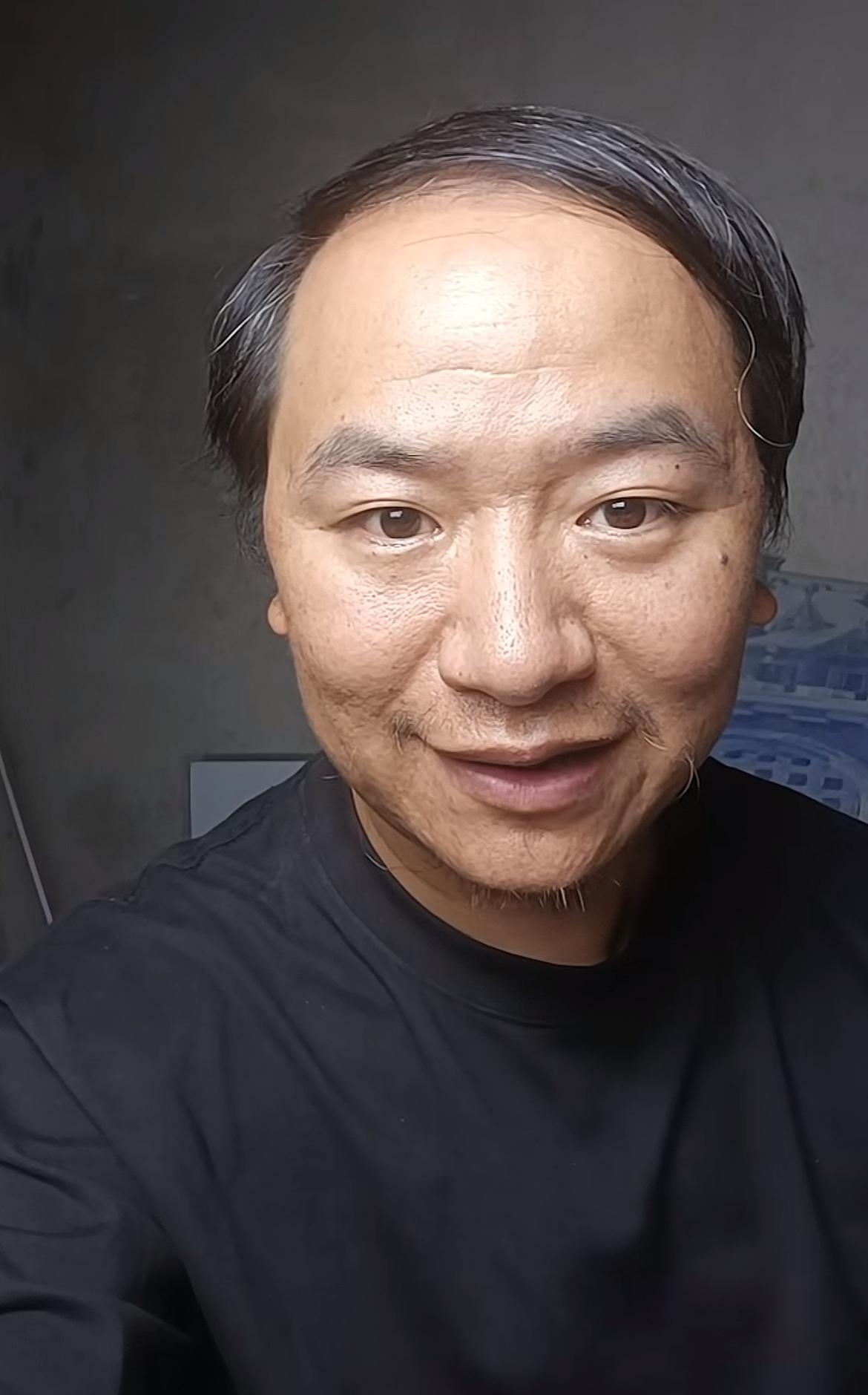 演员陆超被曝“吃不上饭了”！老东家郑云回应，并借助陈翔六点半当下的状况透露两人关