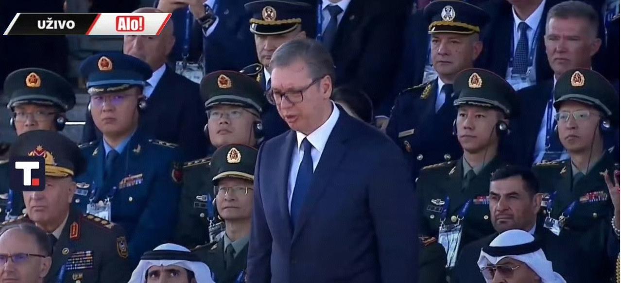 九三阅兵家族装备在塞尔维亚阅兵式上亮相……塞尔维亚搞阅兵，不仅观礼台上有我们的
