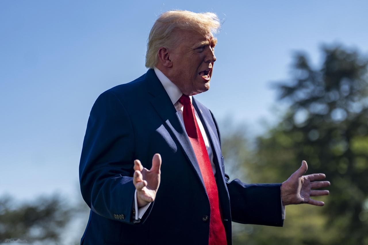 双标拉满！特朗普不许中国向伊朗提供武器。中国回答，美国向台湾出售武器不能阻碍祖国