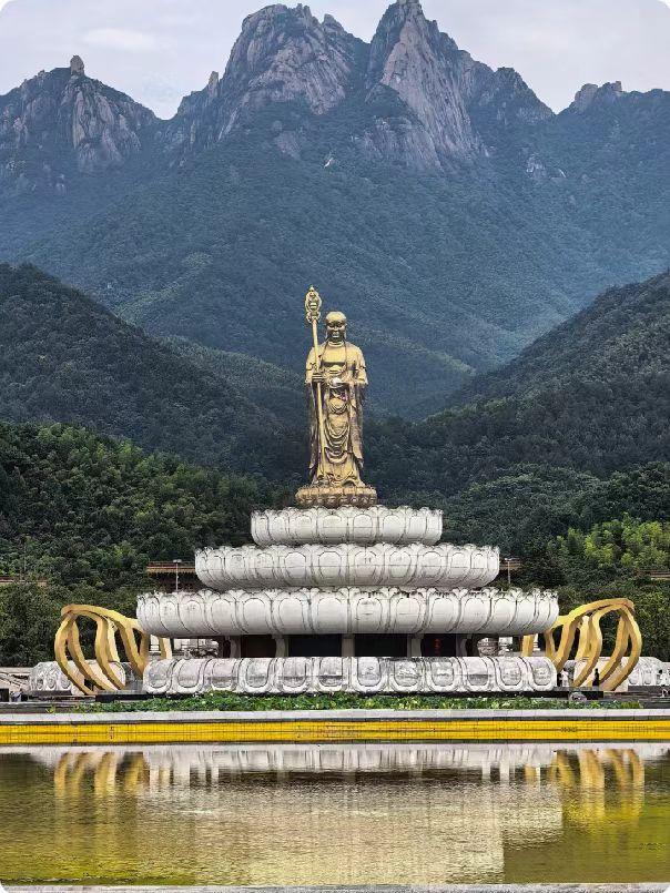佛陀不是神，是觉醒的人：释迦牟尼到底悟到了什么全球绝大多数宗教都围绕神祇